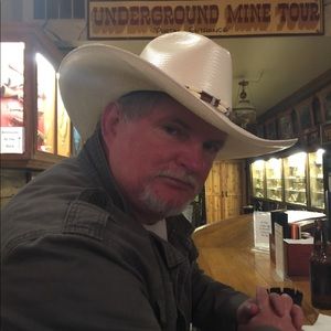 Meet your Posher, Ivy